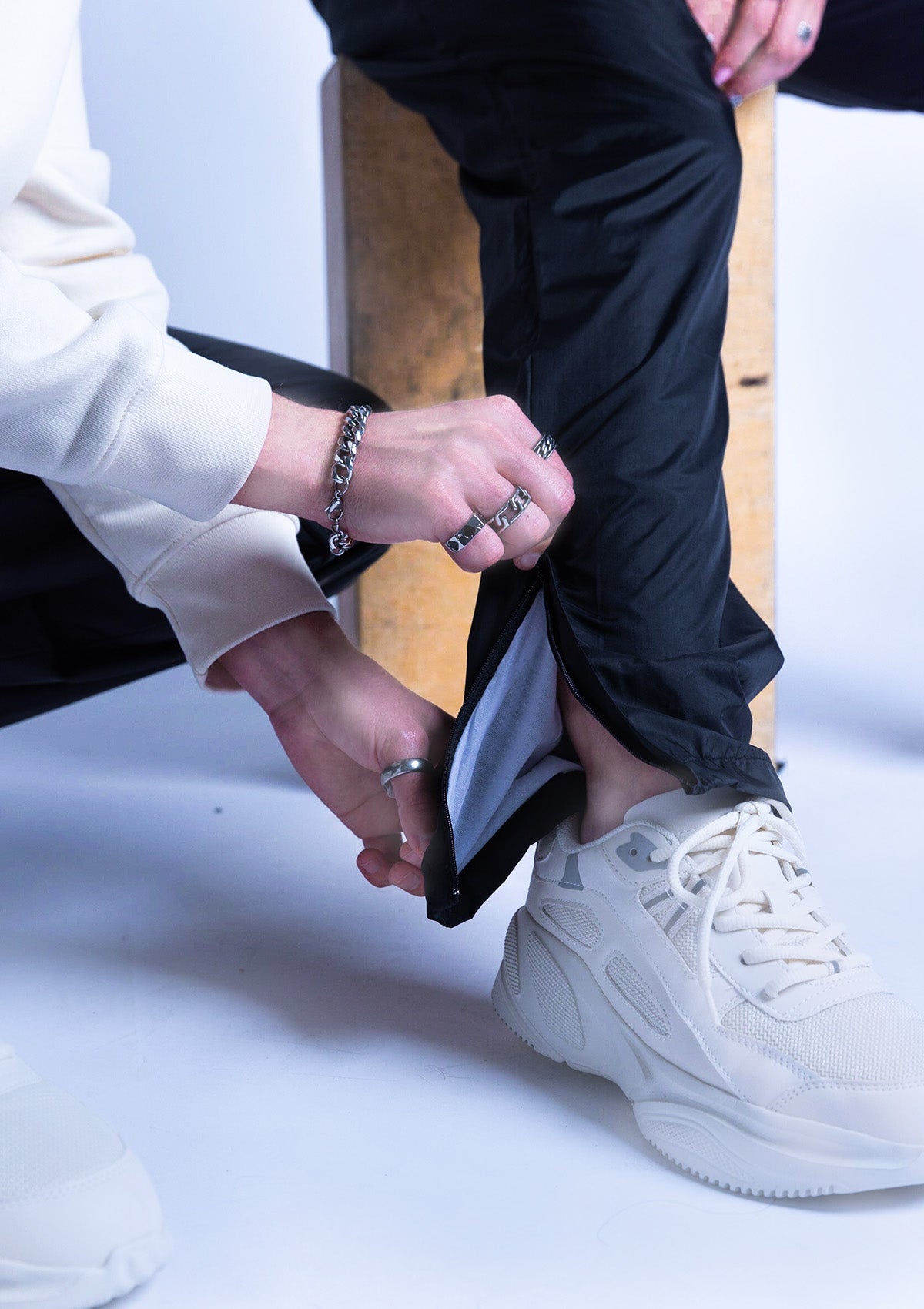 118 Unisex Nylon Jogger - Black